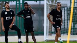 تدريبات بدنية للاعبي الزمالك غير المشاركين أساسيًا بعد الفوز على المصري في كأس الكونفدرالية