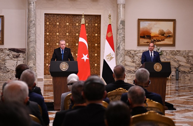 بالصور.. تفاصيل زيارة أردوغان للقاهرة ولقائه مع السيسي