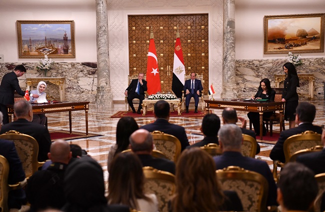 بالصور.. تفاصيل زيارة أردوغان للقاهرة ولقائه مع السيسي