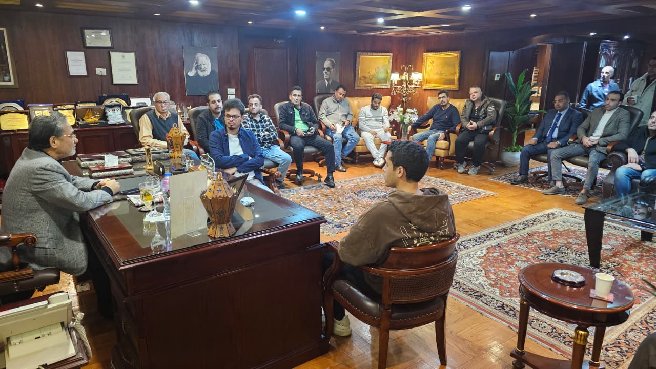 عبد الرحيم علي يشارك في اجتماع «مصر24 نيوز».. ويستعرض استراتيجية "النهوض والتطوير التي وضعتها الإدارة الجديدة 2 عبد الرحيم علي يشارك في اجتماع «مصر24 نيوز».. ويستعرض استراتيجية "النهوض والتطوير التي وضعتها الإدارة الجديدة