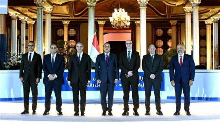 توقيع صفقة غير مسبوقة تعادل 30 عامًا من الترددات