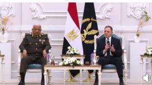 وزير الداخلية يستقبل القائد العام للقوات المسلحة ورئيس الأركان لتهنئته بعيد الشرطة الـ74