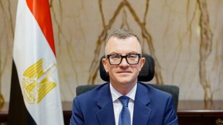 عقب أداء اليمين الدستورية.. وزير التخطيط والتنمية الاقتصادية الجديد يباشر مهام عمله