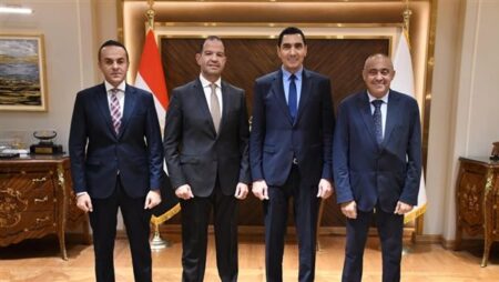 وزير الرياضة يستقبل رئيس المتحدة الرياضية وشركة استادات لبحث التعاون المشترك