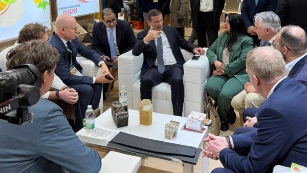 وزير الزراعة يبحث في "برلين" تعزيز التعاون مع كبرى الشركات الهولندية وزير الزراعة يبحث في "برلين" تعزيز التعاون مع كبرى الشركات الهولندية