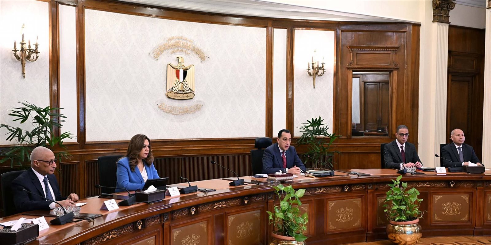 "مدبولي" يترأس أول اجتماع لمجلس المحافظين بعد تشكيله الجديد.. توافر احتياجات شهر رمضان يمثل اختبارا عمليا مبكرا لأداء كل محافظ