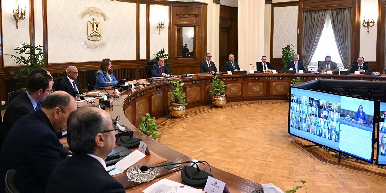 "مدبولي" يترأس أول اجتماع لمجلس المحافظين بعد تشكيله الجديد.. توافر احتياجات شهر رمضان يمثل اختبارا عمليا مبكرا لأداء كل محافظ