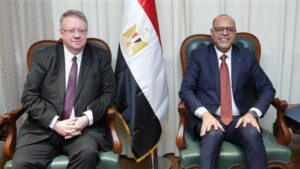 وزير العمل يبحث مع منظمة العمل الدولية تعزيز التعاون ودعم التشريعات والاستراتيجيات الوطنية