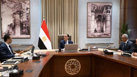 رئيس الوزراء يستعرض محاور عمل وزارة الاتصالات خلال الفترة المقبلة