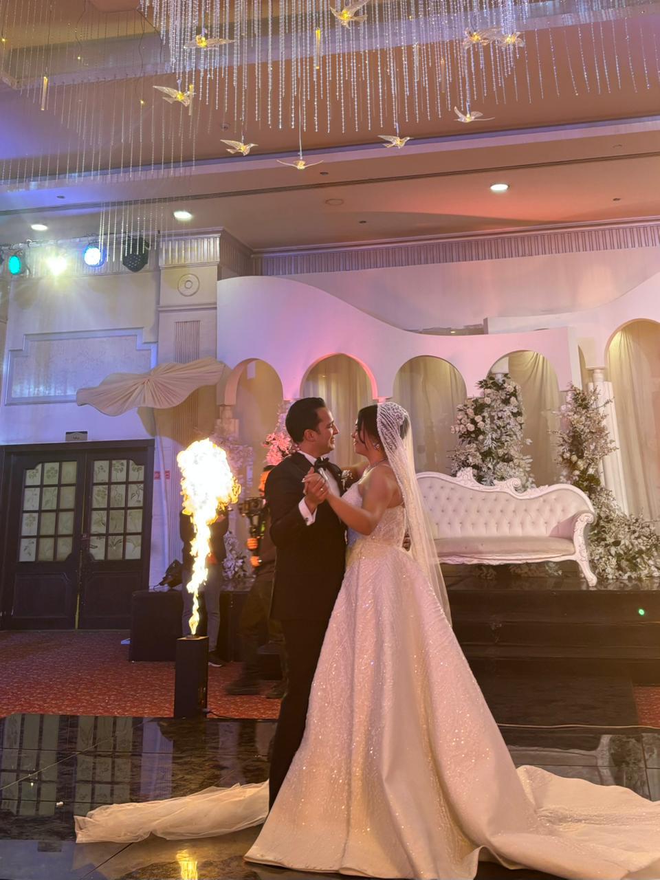 عبدالرحيم علي يهنئ سمر محمد ومصطفى فودة بعقد القران والزفاف