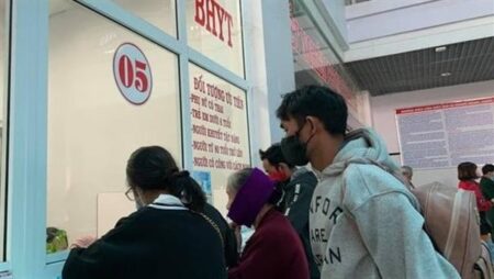 «دوائك لحد باب بيتك».. مبادرة للتوسع في خدمة توصيل العلاج للمنازل لأصحاب الأمراض المزمنة