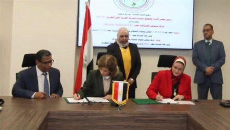 نقل الكهرباء توقّع عقدًا مع «سيمنس» لتطوير مهمات الاتصالات