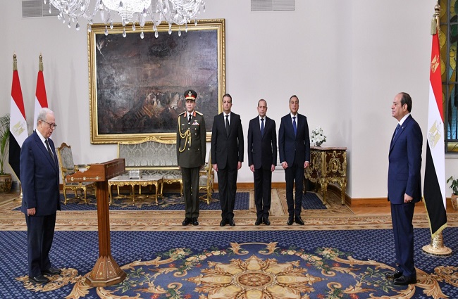 نشاط الرئيس في أسبوع.. السيسي يشهد أداء اليمين الدستورية للوزراء الجدد.. ويبحث مع بن زايد تعزيز الاستمارات الإماراتية بمصر.. ويستقبل رئيسي الصومال والاستخبارات الروسية.. ويترأس النيباد 1 نشاط الرئيس في أسبوع.. السيسي يشهد أداء اليمين الدستورية للوزراء الجدد.. ويبحث مع بن زايد تعزيز الاستمارات الإماراتية بمصر.. ويستقبل رئيسي الصومال والاستخبارات الروسية.. ويترأس النيباد