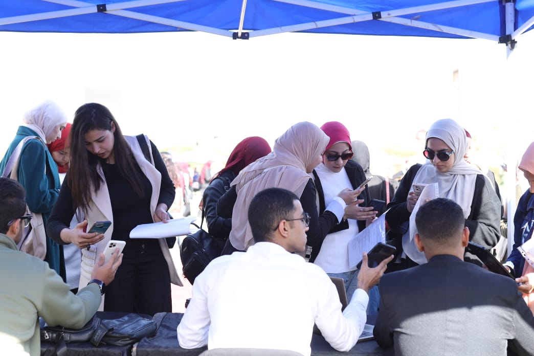 "التضامن" تنظم ملتقي توظيف بجامعة اسيوط بمشاركة 45 شركة