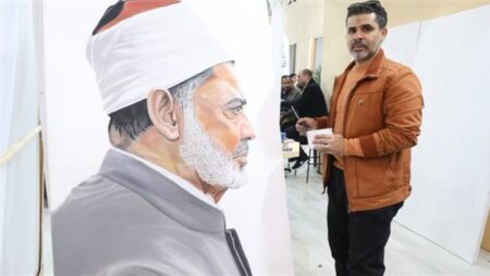 الأزهر يعرض "لوحة عملاقة" بمعرض الكتاب توثق مواقف الإمام الأكبر عبر ثمانية عقود