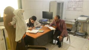 «المحلاوي» يحيل المتغيبين للتحقيق خلال مروره على وحدة صحة القناوية بحري