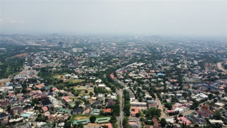 رئيسة البنك الأوروبي لإعادة الإعمار والتنمية تلتقي بكبار المسؤولين في الحكومة النيجيرية وممثلي قطاع الأعمال