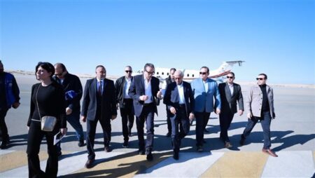 وزير الصحة يتفقد معبر رفح لمتابعة استقبال وعلاج المصابين القادمين من غزة