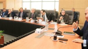 وزير الكهرباء يجتمع برؤساء شركات التوزيع لمراجعة خطة العمل وإجراءات تأمين التغذية واستقرار التيار