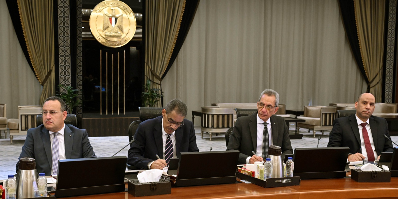 في أول اجتماع للحكومة بتشكيلها الجديد.. رئيس الوزراء: المواطن في هذه المرحلة هو الأولوية الأولى