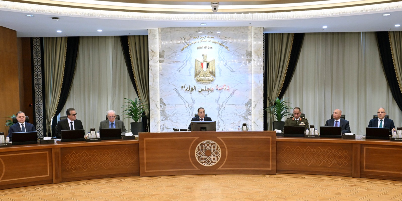 في أول اجتماع للحكومة بتشكيلها الجديد.. رئيس الوزراء: المواطن في هذه المرحلة هو الأولوية الأولى