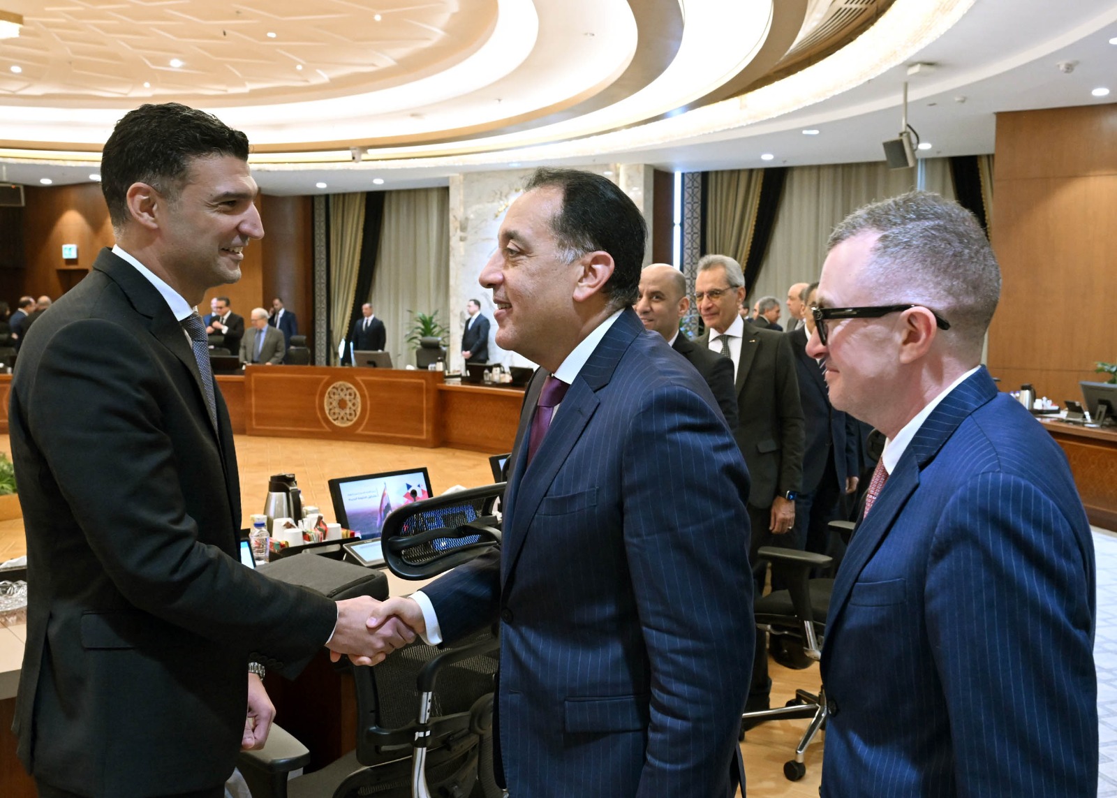 في أول اجتماع للحكومة بتشكيلها الجديد.. رئيس الوزراء: المواطن في هذه المرحلة هو الأولوية الأولى