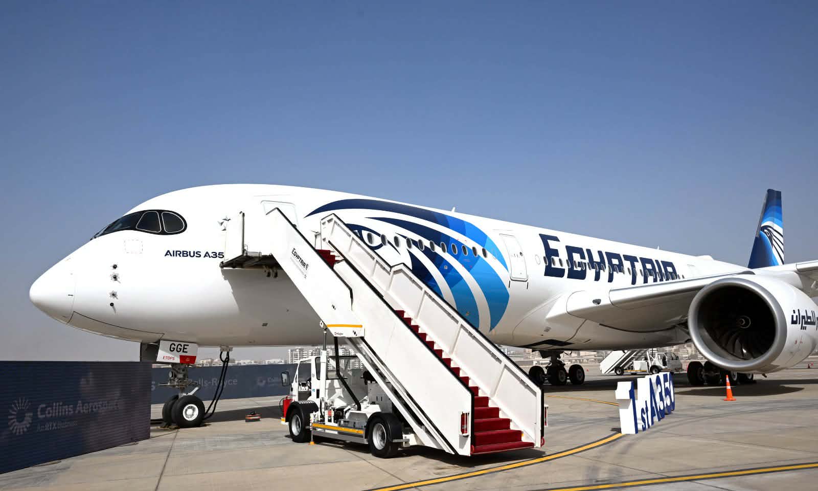 رئيس الوزراء يتفقد أول طائرة من طراز Airbus A350-900 بأسطول الناقل الوطني.. صور 3 رئيس الوزراء يتفقد أول طائرة من طراز Airbus A350-900 بأسطول الناقل الوطني.. صور