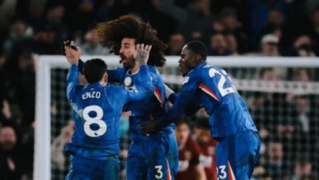 تشيلسي يعبر وست هام بريمونتادا مثيرة في الدوري الإنجليزي