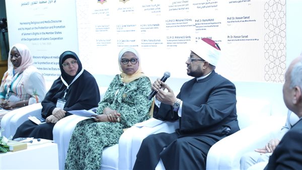 نقاشات موسعة بمؤتمر الأزهر لحقوق المرأة حول التمكين السياسي وتولي المناصب القيادية نقاشات موسعة بمؤتمر الأزهر لحقوق المرأة حول التمكين السياسي وتولي المناصب القيادية