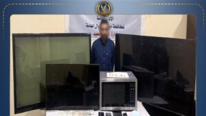 ضبط متهم بالنصب الإلكتروني على المواطنين بانتحال صفة موظف بنك في المنيا