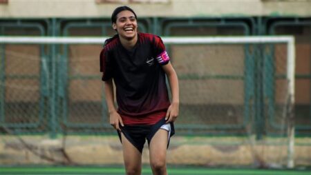 الكرة النسائية.. مريم محسن تنفي انضمامها إلى الأهلي الكرة النسائية.. مريم محسن تنفي انضمامها إلى الأهلي