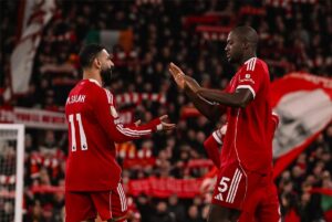 محلل الدوري الإنجليزي يلوم محمد صلاح على تصرفه في مباراة ليفربول ونيوكاسل