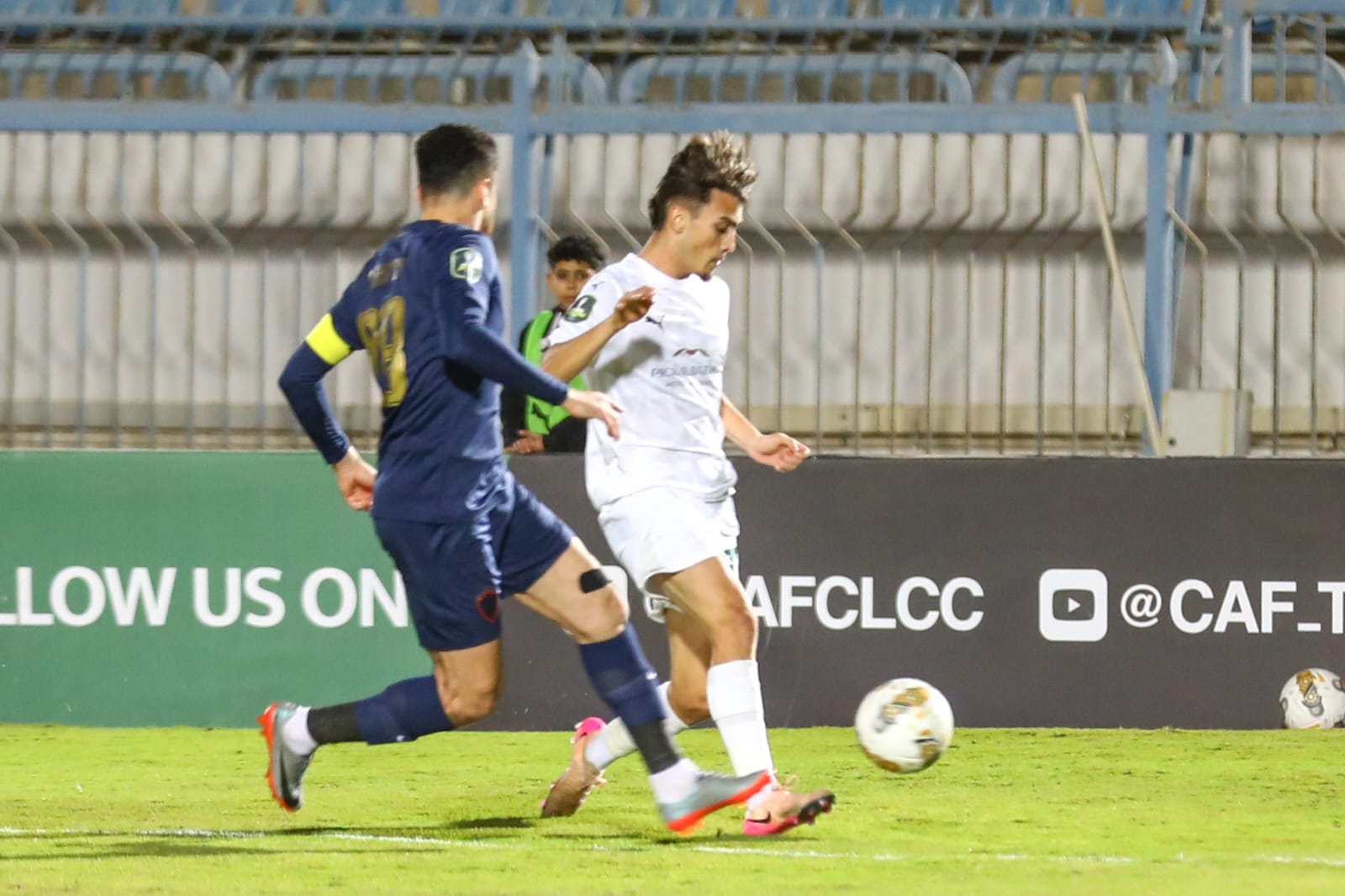 الزمالك يهزم المصري ويتصدر مجموعته في كأس الكونفدرالية