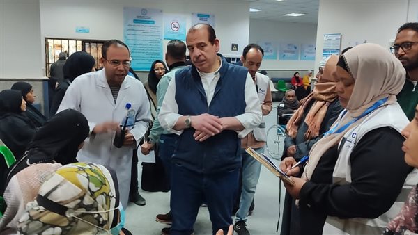 «قنديل» يتفقد منشآت صحية بأسوان ويوجه بإجراءات عاجلة لرفع جودة الخدمات «قنديل» يتفقد منشآت صحية بأسوان ويوجه بإجراءات عاجلة لرفع جودة الخدمات