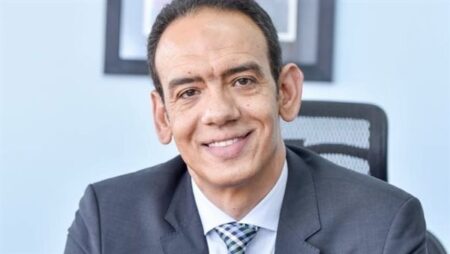 هيثم عرفة يشيد بحملة دعم السياحة واستمرار رحلات الشارتر رغم التوترات