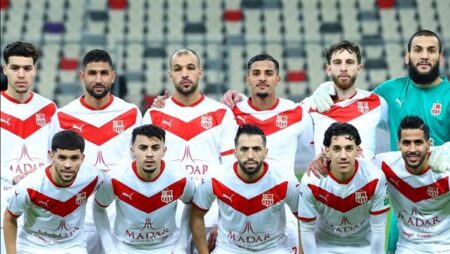 منافس الزمالك يتخبط.. شباب بلوزداد يوقف مدربه ويعلن عقوبات صارمة قبل نصف نهائي الكونفدرالية