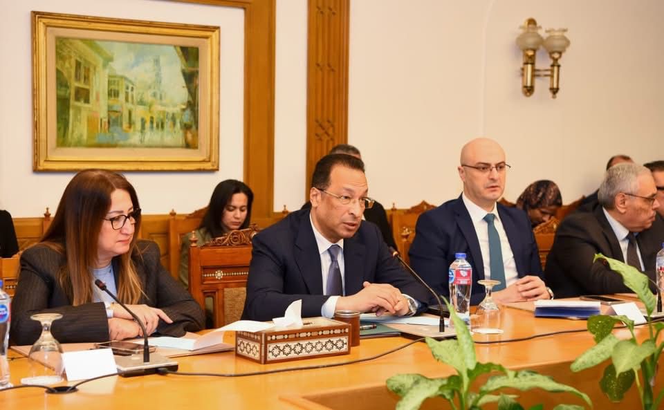 الخارجية والاتصالات تبحثان رقمنة الخدمات القنصلية وتدشنان طابعًا تذكاريًا لمئوية الدبلوماسية المصرية 3 الخارجية والاتصالات تبحثان رقمنة الخدمات القنصلية وتدشنان طابعًا تذكاريًا لمئوية الدبلوماسية المصرية