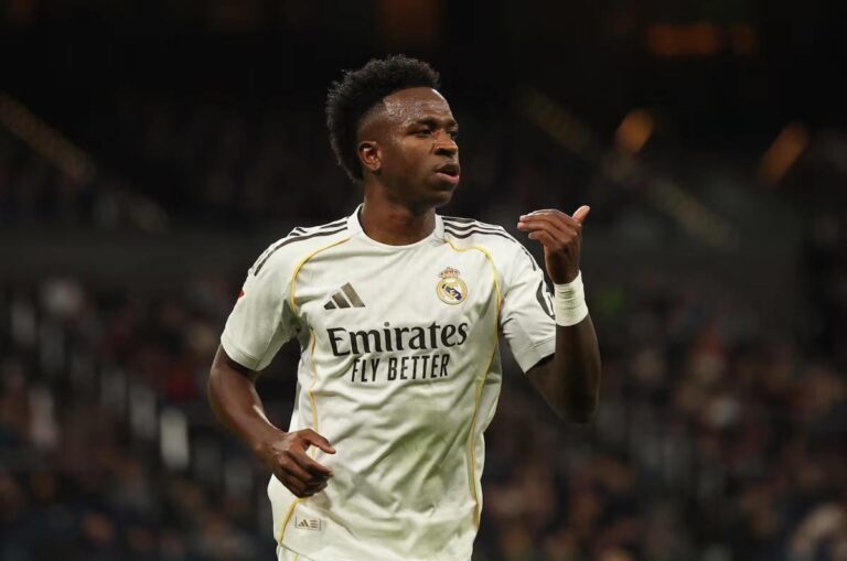موقف ريال مدريد من تجديد عقد فينيسيوس جونيور