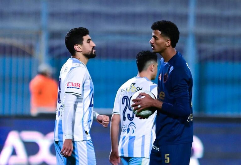 عبد الحليم علي: لا أحد يأمن مكر الزمالك.. والجماهير صنعت الفارق في ظروف كارثية عبد الحليم علي: لا أحد يأمن مكر الزمالك.. والجماهير صنعت الفارق في ظروف كارثية