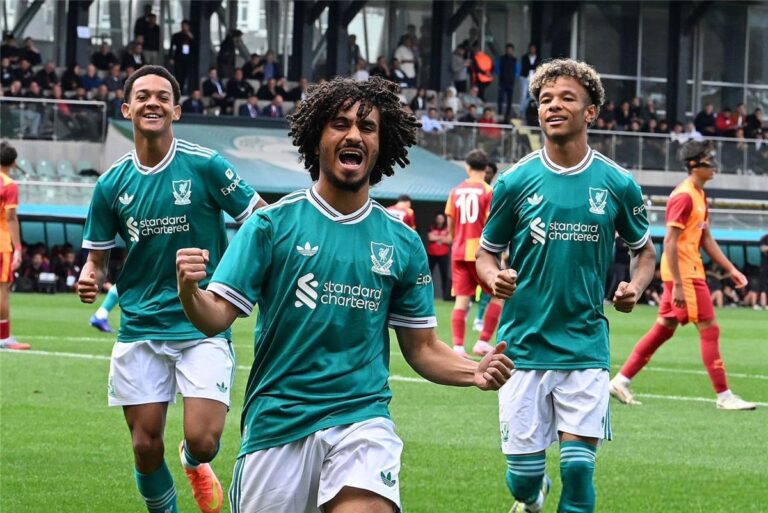 كريم أحمد: مصر قادرة على التتويج بكأس العالم.. وهذا ما قاله لي محمد صلاح كريم أحمد: مصر قادرة على التتويج بكأس العالم.. وهذا ما قاله لي محمد صلاح