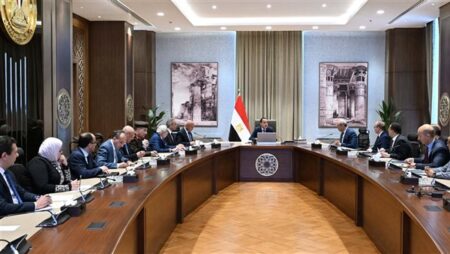 رئيس الوزراء يتابع الموقف التنفيذي لتشغيل وتطوير مطار العلمين الدولي