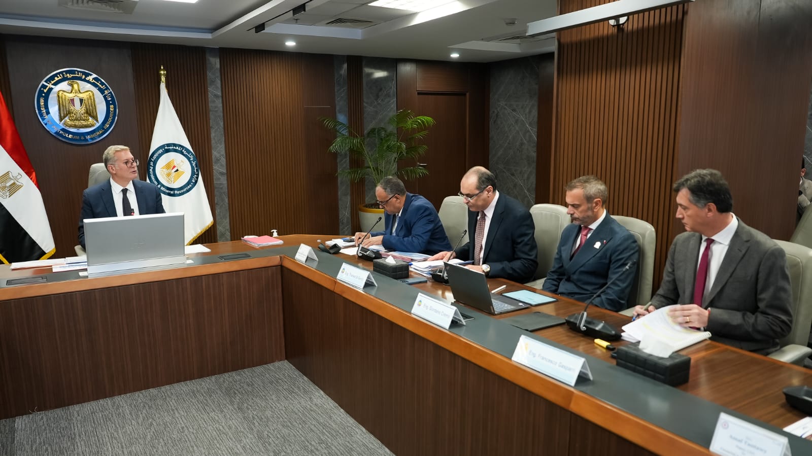 برنامج لتعظيم الاستفادة من موارد حقل ظهر بالتعاون مع شركاء الاستثمار