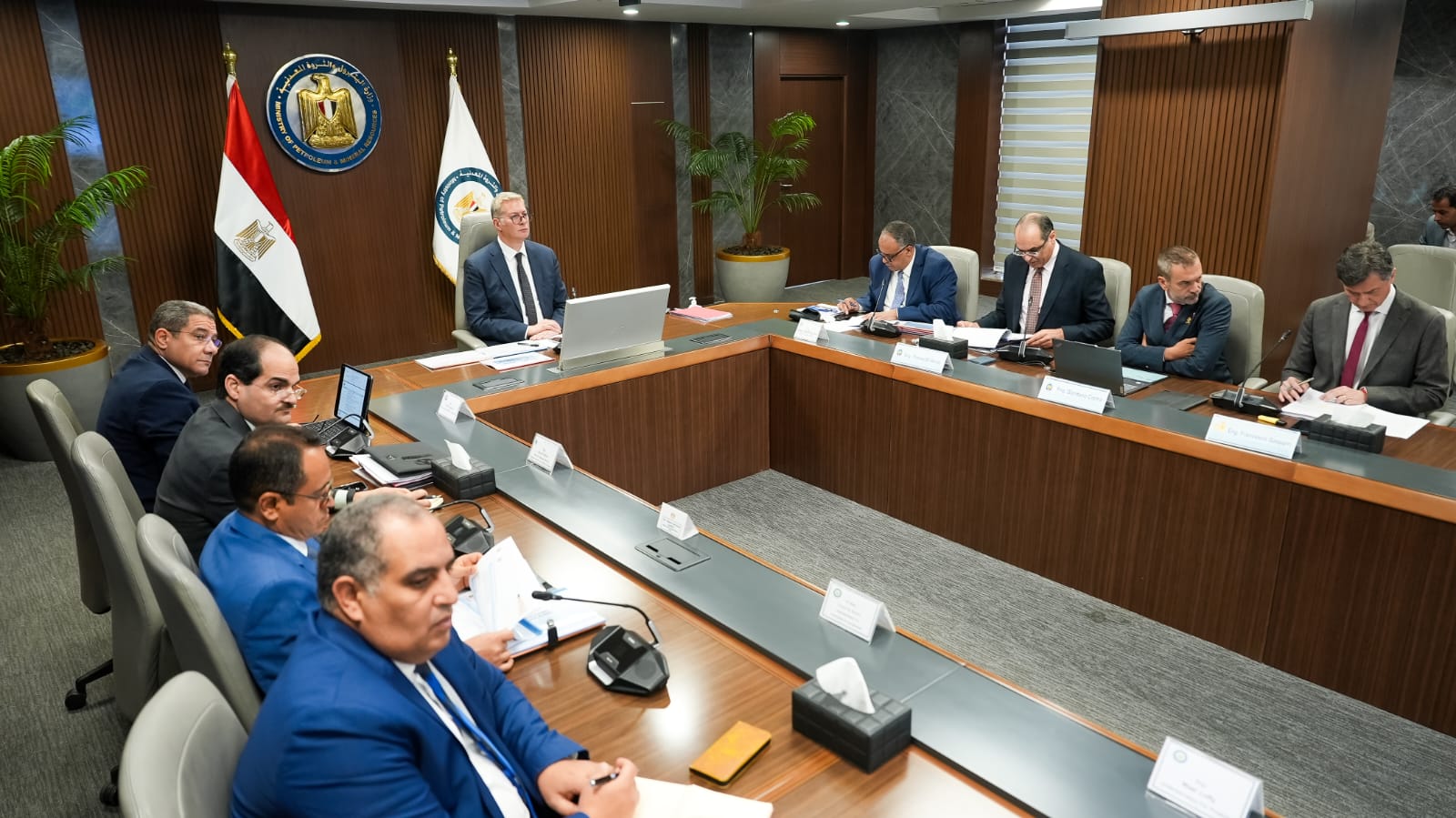 برنامج لتعظيم الاستفادة من موارد حقل ظهر بالتعاون مع شركاء الاستثمار