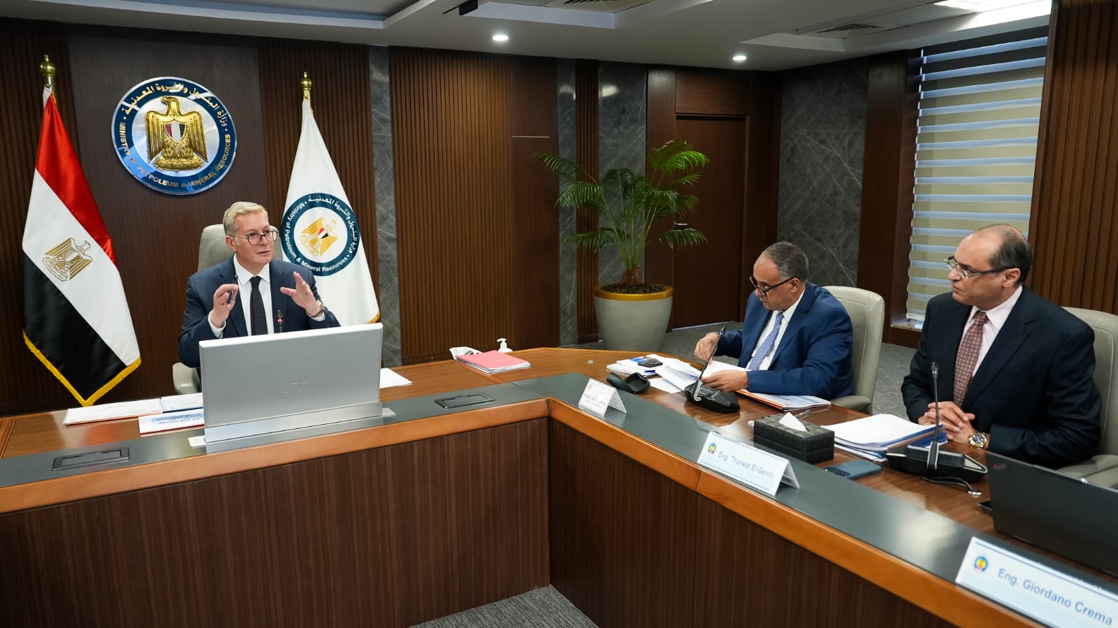برنامج لتعظيم الاستفادة من موارد حقل ظهر بالتعاون مع شركاء الاستثمار