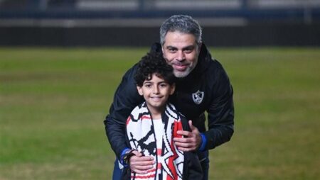 لقاء إنساني في مران الزمالك.. اللاعبون يرحبون بالطفل الفلسطيني سمير محمد