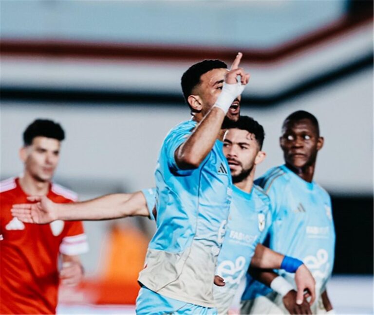 فيديو | الأهلي يسقط في فخ الهزيمة أمام طلائع الجيش ويبتعد عن صدارة الدوري فيديو | الأهلي يسقط في فخ الهزيمة أمام طلائع الجيش ويبتعد عن صدارة الدوري