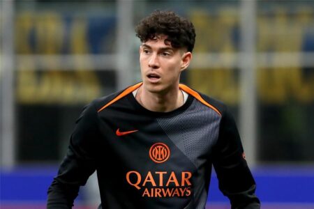 رومانو: عوامل تعوق برشلونة عن التعاقد مع باستوني.. وتحديد بديله