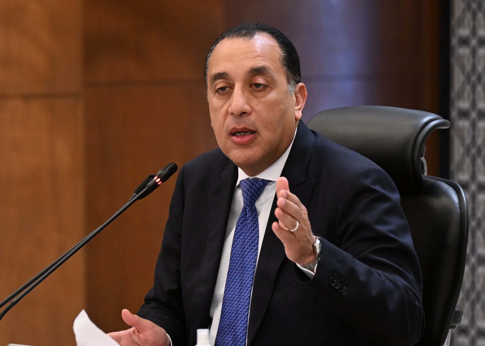 رئيس الوزراء: نشهد حاليا ظرفا استثنائيا يعاني من تداعياته مختلف دول العالم.. ومثلما استطعنا معا العبور من الأزمات السابقة لدينا يقين مطلق بأننا سنتخطى الأزمة الراهنة بسلام