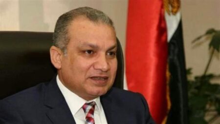 وزيرة الإسكان تُصدر قرارًا بتكليف المهندس خالد صديق مشرفا على مكتب الوزير
