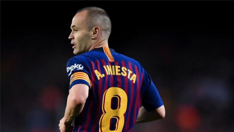 إنييستا عن لاعب برشلونة: امتلاكه شرف عظيم